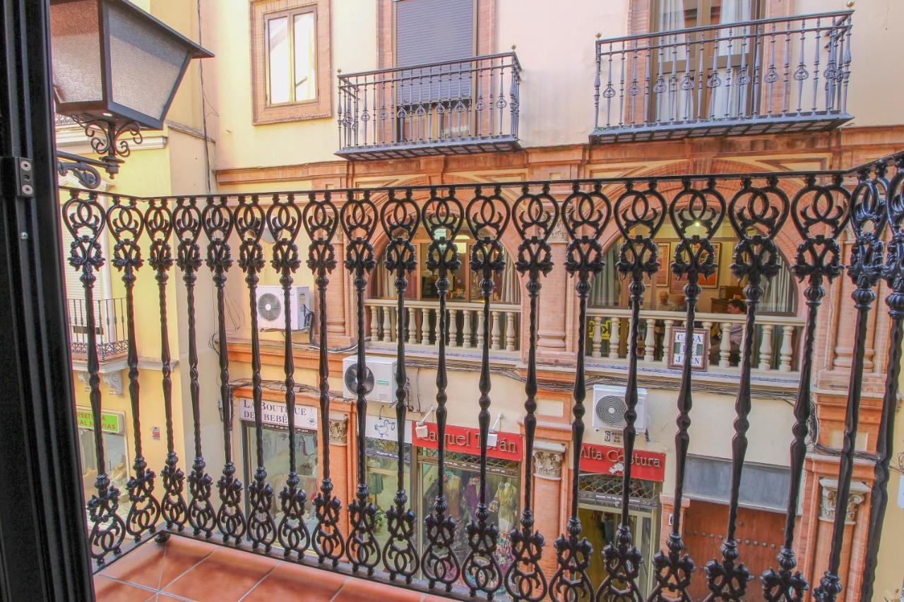 Apartamento Livia Junto A La Catedral Διαμέρισμα Σεβίλλη Εξωτερικό φωτογραφία